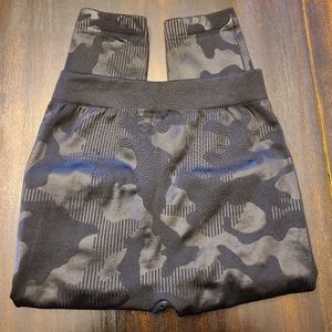 Pink Republic Camo Leggings